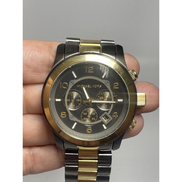 Michael Kors MK 8160 Runway Watch Unisex Working Battery - Picture 5 of 13